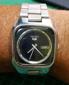VINTAGE RARE SEIKO 5 7009-5220 DAY DATE 36MM AUTOMATIC JAPAN D Works Well - Picture 1 of 5