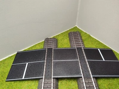 JERKUI 3D DRUCK UND MODELLBAU H0 Zubehör - H0 Bahnübergang für Märklin C-Gleis -Zweigleisig -58x80mm - H0 1:87