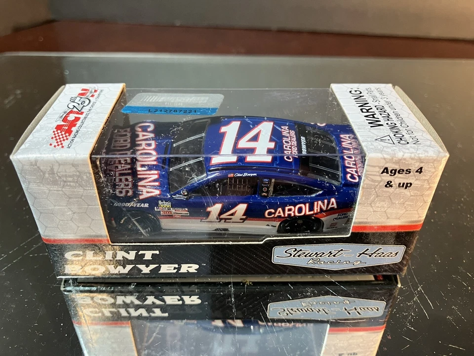 Clint Bowyer #14 Carolina Ford Dealers Throwback 2017 Ford Fusion 1:64 Lionel - Image 1 of 1
