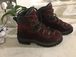 SCARPA women's mountaineering boots. Red leather with Vibram sole. Size 39 - Picture 1 of 6