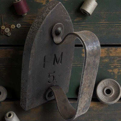 Fer à repasser ancien en fonte avec anse forgée patine d’origine déco vintage - Photo 1/4