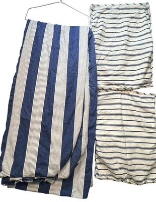 Juego de cama Pottery Barn funda nórdica y fundas de almohada a rayas azules Foto 1 de 4