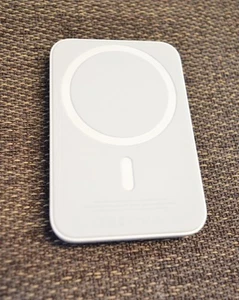 Original Apple A2384 Magsafe Battery Pack Charger - Photo 1 sur 5