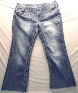 Maurices Jeans Womens 13/14 X-Short Scarlett Blue Distressed Cut Off Pants Dark - Picture 1 of 10
