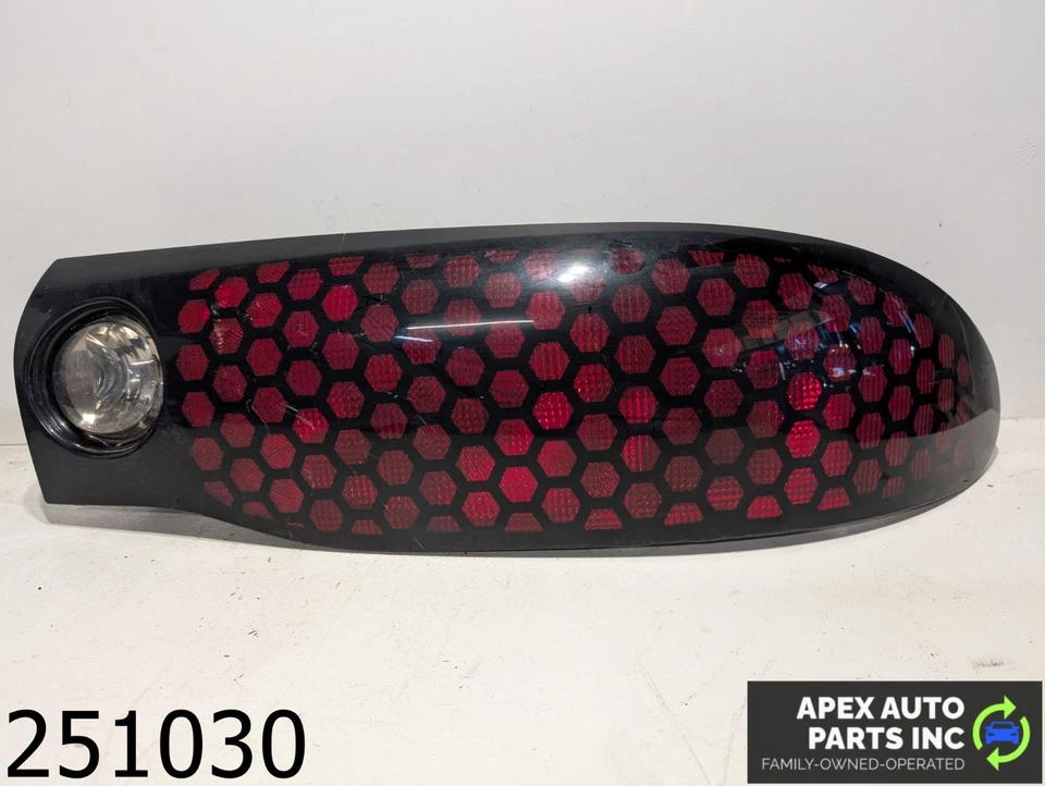 OEM 2000 Pontiac Firebird 3.8L Passenger Right RH Taillight Tail Light Lamp — 第 1/4 张图片