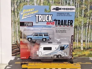 Johnny Lightning 2018 Release 2 Version B 1997 Chevy Tahoe with Camper Trailer - Picture 1 of 15