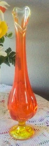 Vtg L.E. Smith MCM Viking Glass 6 Petal 15" Swung Vase in Persimmon Amberina - Picture 1 of 7