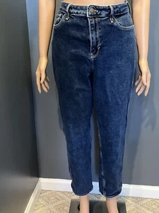 Women's Hollister Ultra High Rise Size 9 Mom Jeans Medium Wash EUC - Picture 1 of 8