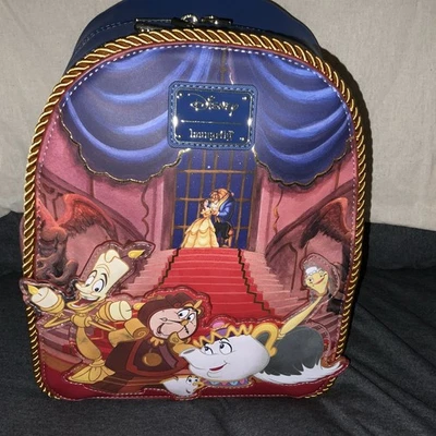 Mochila Loungefly Beauty & the Beast Ballroom Scene WonderCon LE1000 nova com etiquetas💥leia - Imagem 1 de 4