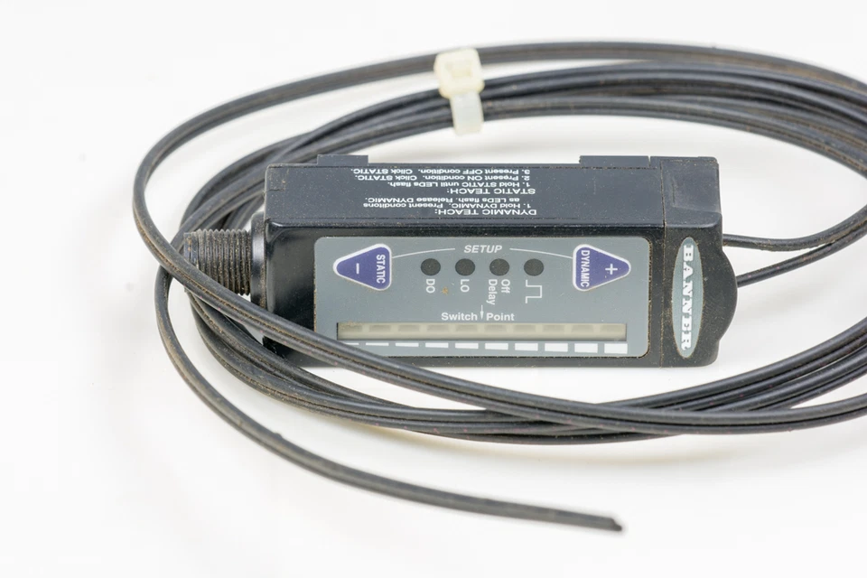 Sensor fotoeléctrico de fibra óptica Banner Engineering R55FPWQ 10-30VDC  Foto 1 de 1