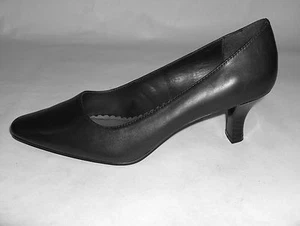 MADELINE STUART BLACK PUMPS CLASSIC KITTEN HEEL SLIP ONS LEATHER 6 6.5 8 - Picture 1 of 2
