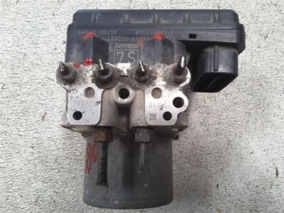 Módulo de control de bomba ABS Toyota Sienna 2015-2016 Foto 1 de 3