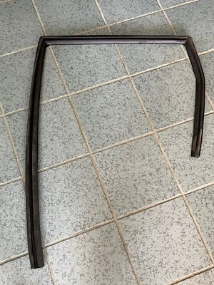 Jeep Grand Cherokee 2015 ventana sello de oruga lado del conductor trasero Foto 1 de 3