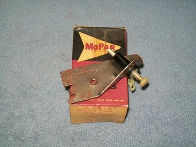 Plymouth Dodge Dart Desoto Chrysler Imperial 1961 nuevo en stock MoPar interruptor de lámpara de parada Foto 1 de 2