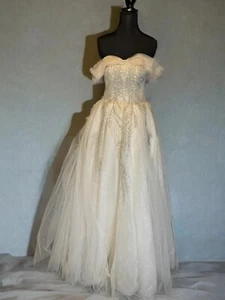 Elegant Off-the-Shoulder Beaded Wedding Dress – Corset Back, Sparkling Tulle, S - Picture 1 of 4