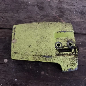 OEM Poulan 3400 3700 Countervibe Chainsaw Clutch Cover - Picture 1 of 2