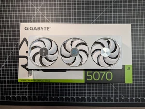 GIGABYTE - NVIDIA GeForce RTX 5070 AERO OC 12G GDDR7 PCI Express 5.0 Used - Picture 1 of 4