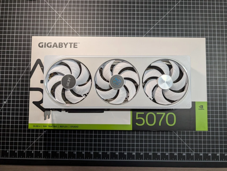 GIGABYTE - NVIDIA GeForce RTX 5070 AERO OC 12G GDDR7 PCI Express 5.0 Used - Image 1 of 4