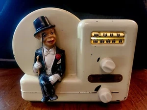1938 Bakelite Charlie McCarthy Model 1 Antique Radio. Functions Well. - Picture 1 of 4