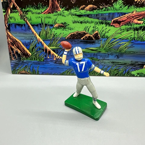 1983 Detroit Lions Tudor Games Quarterbacks of the NFL Figure 3.25" Huddles Cover