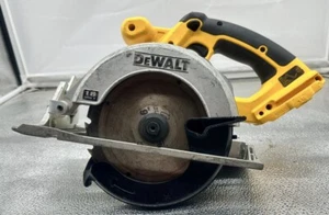 Dewalt 18V Circular Saw DC390 In Good Condition - Picture 1 of 9