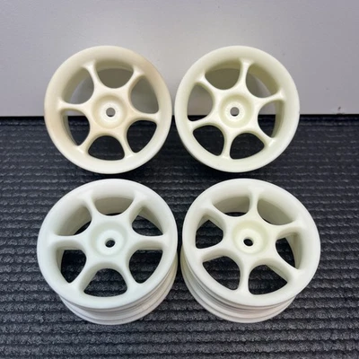 HPI Racing Narrow Front & Wide Rear Wheel Set 26mm 31mm White Vintage RS4 - Image 1 of 4