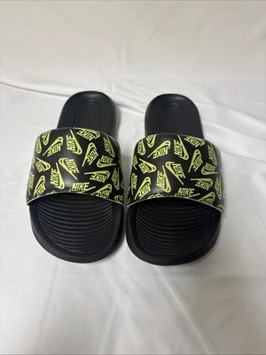 耐克 Victori One 滑鞋凉鞋男式 13 码绿色和黑色 — 第 1/4 张图片