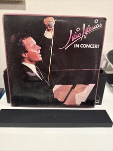 Julio Iglesias In Concert (En Concierto) Vinyl 2 LP - Picture 1 of 7