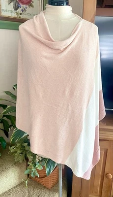 BAREFOOT DREAMS 不对称披肩粉色条纹舒适别致 Ultra Lite 均码 — 第 1/3 张图片