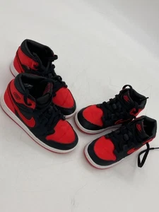 Nike Air Jordan 1 Mid Turnschuhe (2 Stück) Kleinkind Satin rot & schwarz Größe 8C & 10C - Bild 1 von 8