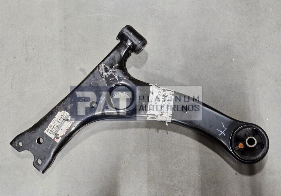 GENUINE SCION TC 2005-2010 FRONT LOWER CONTROL ARM LH=DRIVER SIDE, 48069-21020 - Изображение 1 из 1