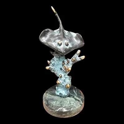 Estatua de raya de latón San Pacific International SPI base de mármol 7" Foto 1 de 4