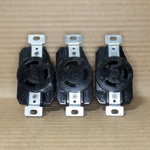 NEW LOT OF 3 CROUSE HINDS XT-3330-3 ARROW HART LOCK 30A 125/250V RECEPTACLE AK - Picture 1 of 5