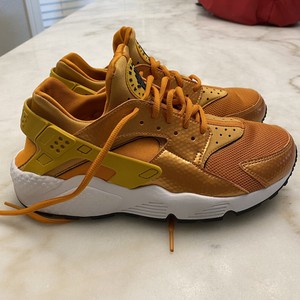 nike huarache women gold