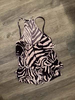 Top para mujer Charlotte Russe púrpura con volantes estampado animal talla S Foto 1 de 4