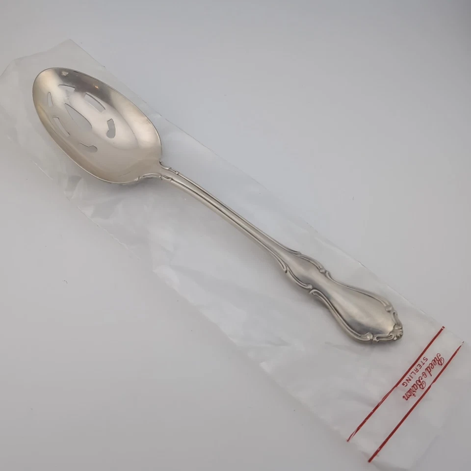 Cuchara perforada Reed & Barton Hampton Court Sterling 8 5/8" nueva en paquete Foto 1 de 3