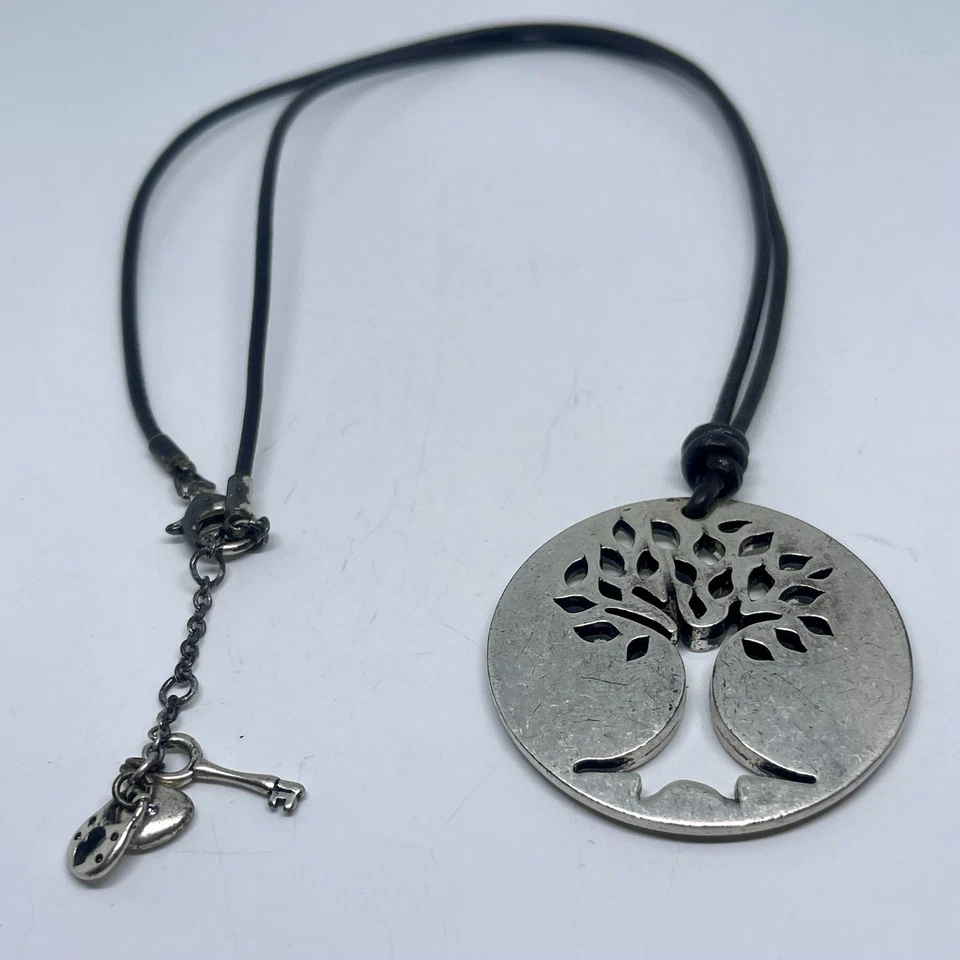 Серебряная подвеска Fossil Tree Of Life черный шнур ожерелье брелок с замком в виде сердца 21 дюйм - Изображение 1 из 4