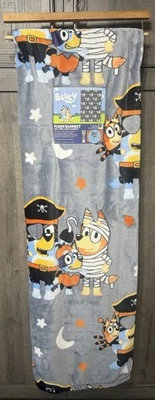 Nuevo Bluey Bingo Bandit & Chili Halloween Peluche 60" x 90" Gris Manta Foto 1 de 4