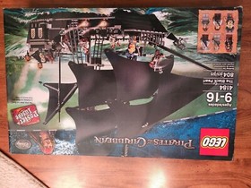 Lego Pirates of the Caribbean 4184 Perle Noire with Six Lego Figures 