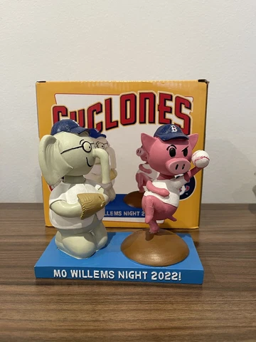 Elephant and Piggie Bobblehead Gerald Mo Willems Brooklyn Cyclones SGA 2022 SE Cover
