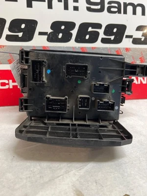 Dodge Challenger 2012-13 caja de fusibles de motor 68105528ac a Foto 1 de 4