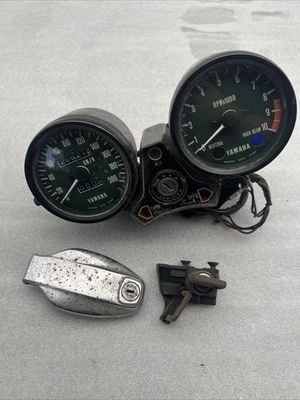YAMAHA RD250 DX 1A2 COMPL VELOCÍMETRO CONJUNTO CUENTARREVOLUCIONES LLAVE CABINA J0038 Foto 1 de 4
