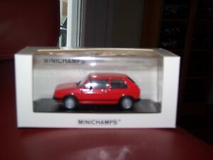 MINICHAMPS Volkswagen Golf GTI 1983 Echelle 1:43 Voiture Miniature - rouge