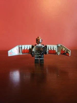 LEGO Falcon Minifigura con Alas y Pistolas Marvel Super Heroes sh0929 76269 76314 Foto 1 de 2