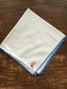 bestickte Blume quadratisch SERVIETTE Handtuch blau Häkelborte 14" x 14" Vintage Leinen - Bild 1 von 7