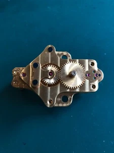 ATMOS CLOCK 519 ORIGINAL MOVEMENT COMPLETE PLATE WITH  JEWELS & PARTS - Picture 1 of 4