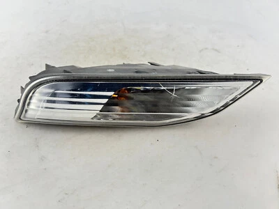 OEM | CRACK in Lens | 2014 -- 2019 Lexus GX460 Halogen Turn Signal Light (Right) - Image 1 of 4