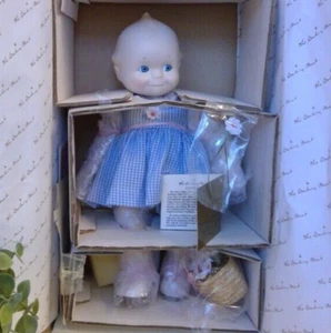 NUOVO!!! Bambola da collezione porcellana Kewpie Danbury in zecca Jesco CESTO D'AMORE 12" 1997 - Foto 1 di 8