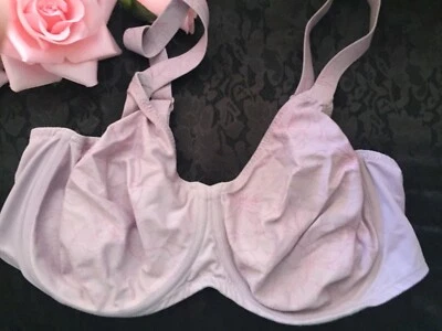 Sujetador Triumph talla it 6d us 40d eu 90d sin relleno con aros fucsia  Foto 1 de 4