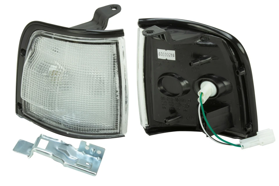 Luce D'Angolo E-Mark Per Isuzu Pickup - Immagine 1 di 1
